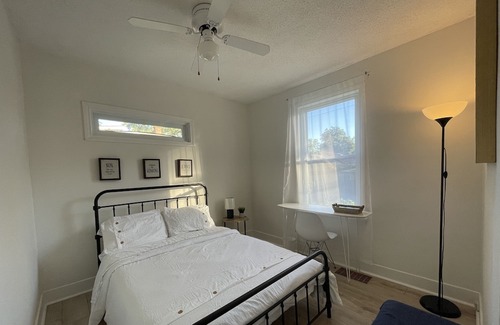Port Dalhousie House | Cozy waterfront retreat amid Niagara's best wineries. Small pets allowed!