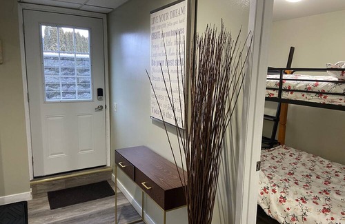 Kamloops House | Cozy suite with full Kitchen