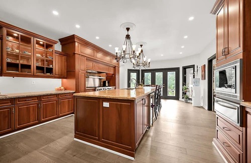 Halton Regional Municipality House | Indoor Jacuzzi & Private Tennis Court: Luxury Burlington Estate. 10,000 Sqft
