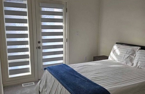 Ajax House | Brand New Modern Ajax Townhome
