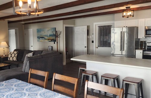 Arcadia House | Waterfront House, AC, Newly Remodeled, 8 Kayaks, 4 SUP, Rowboats