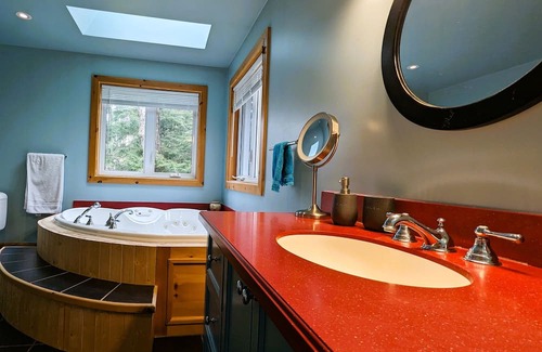 Rideau Lakes Cottage | Private Family Friendly Waterfront House on Pristine Lake with Hot Tub & Sauna