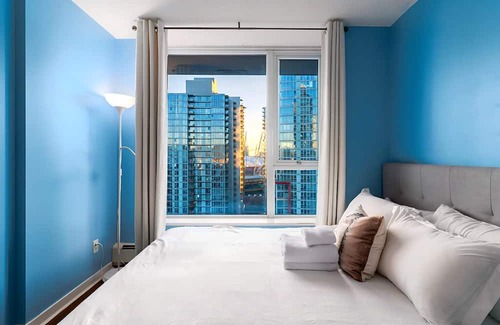 Crosstown Condo | Tranquil: Sauna, Pool, Hot Tub & Free Parking