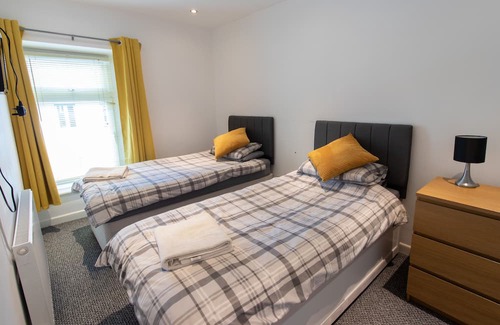 Cwmcarn House | Scenic Roots - 3 Bedroom Vacation Home