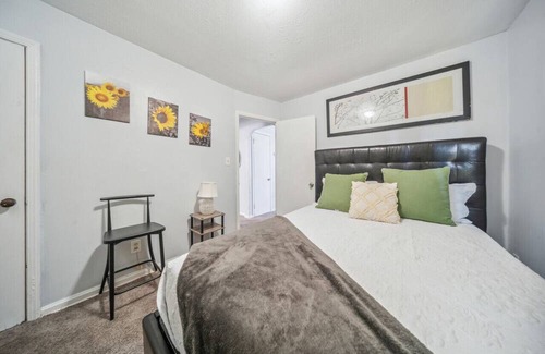 Cleveland House | Maple Ht South Cleveland 480 Lee