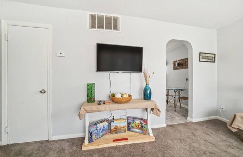 Cleveland House | Maple Ht South Cleveland 480 Lee