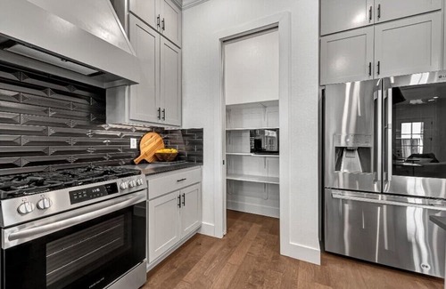 Bentonville House | New Furnished Home 4BR 2B Lg K, close to Corp and Region offices.