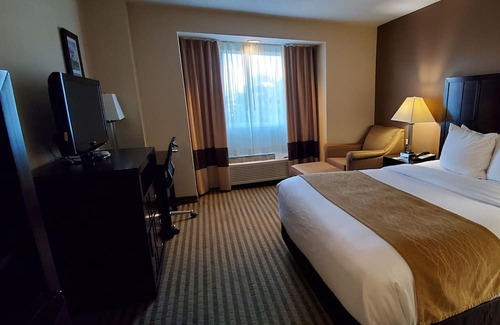 Montavilla Hotel | Comfort Inn Portland near I-84 and I-205
