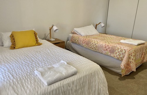Overland Corner House | 3 bedroom house with River views