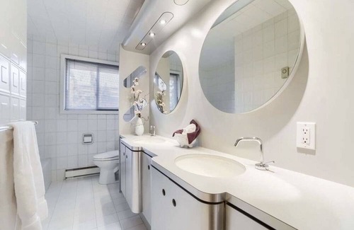 Etobicoke House | Home in prettiest neighborhood Etobicoke, close to airport
