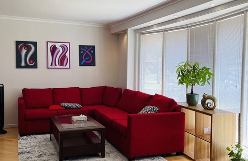 Etobicoke House | Home in prettiest neighborhood Etobicoke, close to airport