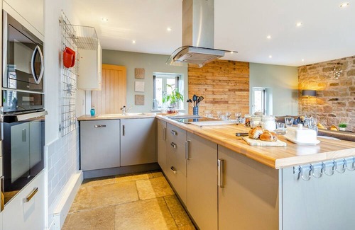 Marsh Lane Cottage | 4 bedroom accommodation in Sheffield
