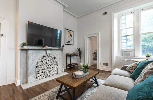 Pittsburgh Apartment | 2 Bedroom 718530 by Houzlet