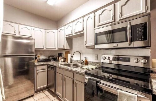 South Side Flats Apartment | 1 Bedroom 718039 by Houzlet