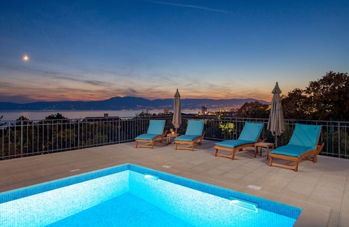 Zurkovo Villa | Cozy villa with amazing view from terrace, pool, close to the beach