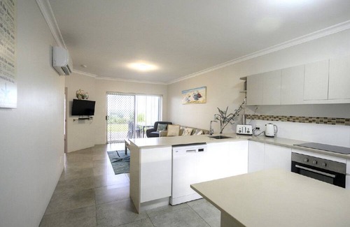 Old Bar Apartment | Apartment 5@ The Meridian