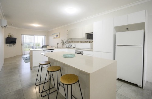 Old Bar Apartment | Apartment 5@ The Meridian