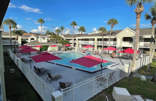 Kissimmee Apartment | Newly renovated room in cozy hotel near Disney