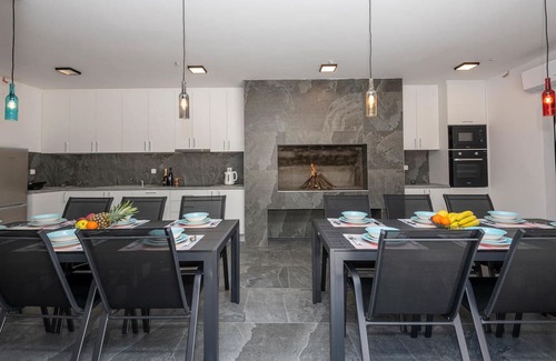 Veliki Prolog House | Awesome home in Veliki Prolog