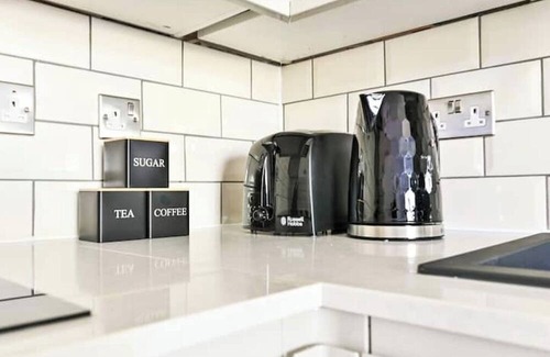 Whittington Apartment | Charming 1-Bed Flat in London – 3 Mins to Tube + Free Parking