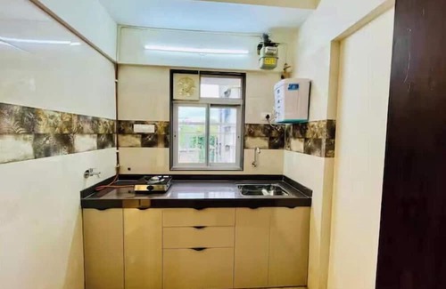 Kandivali East Ski Chalet | Urban Suite with Kitchenette at Malad West