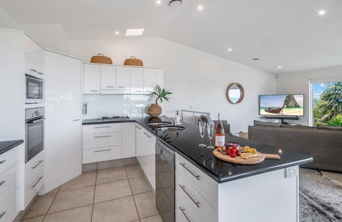 Peregian Beach Apartment | 'Pandandus Rise' 1/9 Avocet Parade