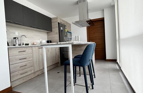 La Mariscal Apartment | Stylish & Private Suite in Quito–Perfect Location Near Bars, Restaurants & More!