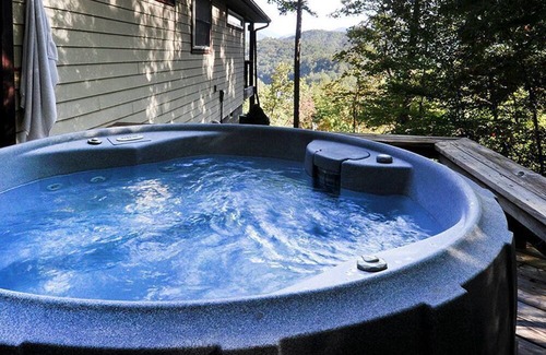 Robbinsville Cottage | Cozy Cottage with a Jacuzzi in the Snowbird Mountain Range with Views of Lake Santeetlah, North Carolina