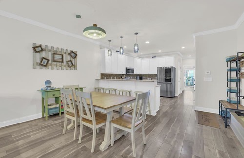 Crescent Beach House | Holly House/Poolside Getaway/Near the Beach