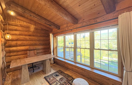 Proctor Cabin | Vermont Lodge Cabin with Mountain Views near Killington