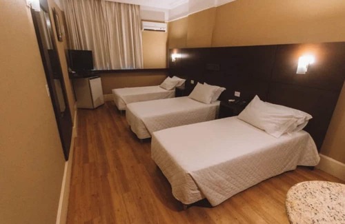 Republica Hotel | Vibrant São Paulo Getaway – Spacious Triplo Twin w/WiFi, 24h Reception + Gym