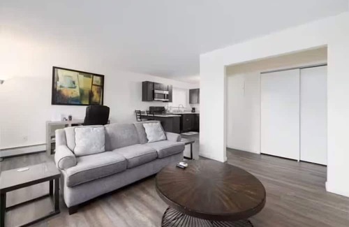 New Britain Apartment | Corporate Housing Leisure Experience - Webster Hill Suite 2W