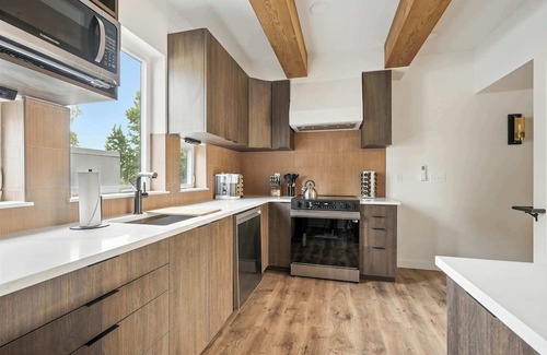 Kerns House | 6 Bedroom Casa Adelynn in Kerns