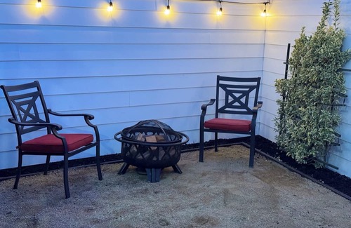 Pittsburg House | Charming and Spacious 4-bedroom house in Pittsburg with AC