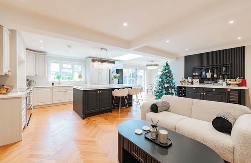 Netley House | The Health & Wellness House