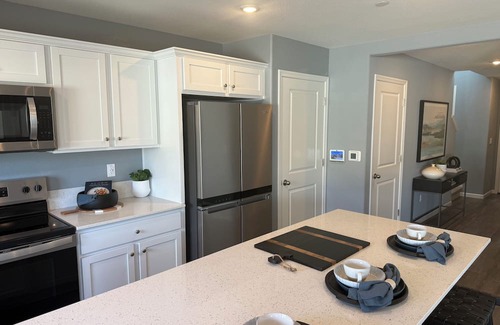 Lathrop House | Bright 4-bedroom house with AC in Lathrop