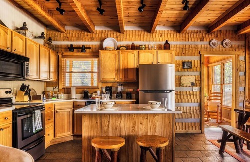 Gatlinburg - Pigeon Forge Cabin | Up The Creek Cabin - Peaceful surroundings on a mountain stream