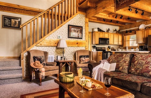 Gatlinburg - Pigeon Forge Cabin | Up The Creek Cabin - Peaceful surroundings on a mountain stream