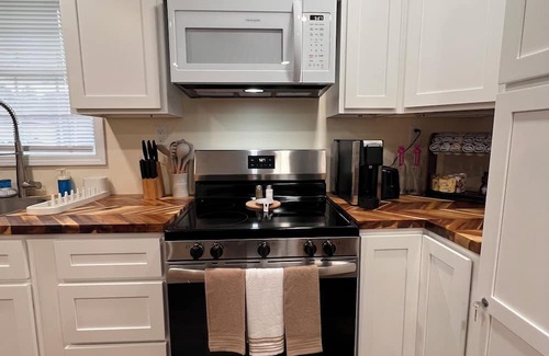 China Grove Cabin | Cozy cabin perfect for a peaceful getaway that is still close to everything!