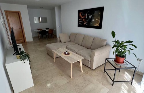 Santa Cruz de Tenerife House | Vacation Home 'Centro Con Aparcamiento' with Wi-Fi