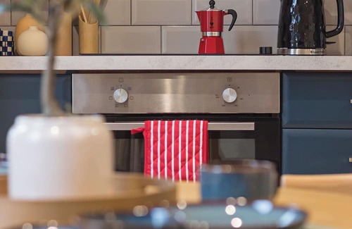 St. Ann's Apartment | Sleek 2 Bedroom Flat in the Heart of North London