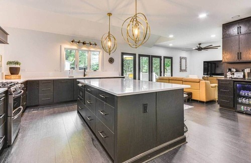 Lexington House | Lazarus Manor