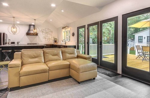 Lexington House | Lazarus Manor