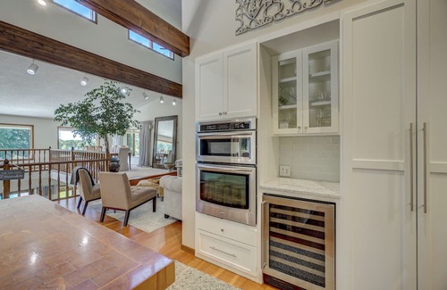 Somerset House | Resort; pool, hot tub, golf carts and trails