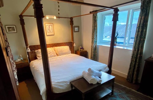 Penrith House | Beautiful House with Spectacular Mountain Views