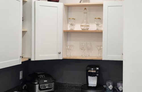 Hillside Apartment | Amazing 2-bedroom home away from home next door to Newark International Airport.