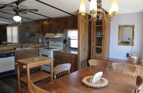 Harpers Ferry House | 3-bedroom building in enchanting Harpers Ferry with AC