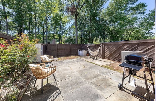 Mount Vernon House | 4-bedroom townhome in Alexandria with Game Room