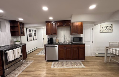 East Meadow Apartment | Lovely 2-bedroom basement apartment with private entrance in East Meadow