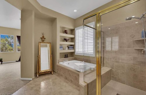 Summerlin House | Golden Hour Estate-Pool/jacuzzi/Gated/Lux